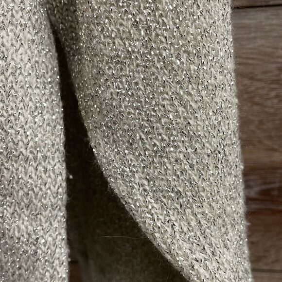 Colleen’s Collectables Sparkly Silver Metallic Vintage Sweater, Size Small - Picture 5 of 9